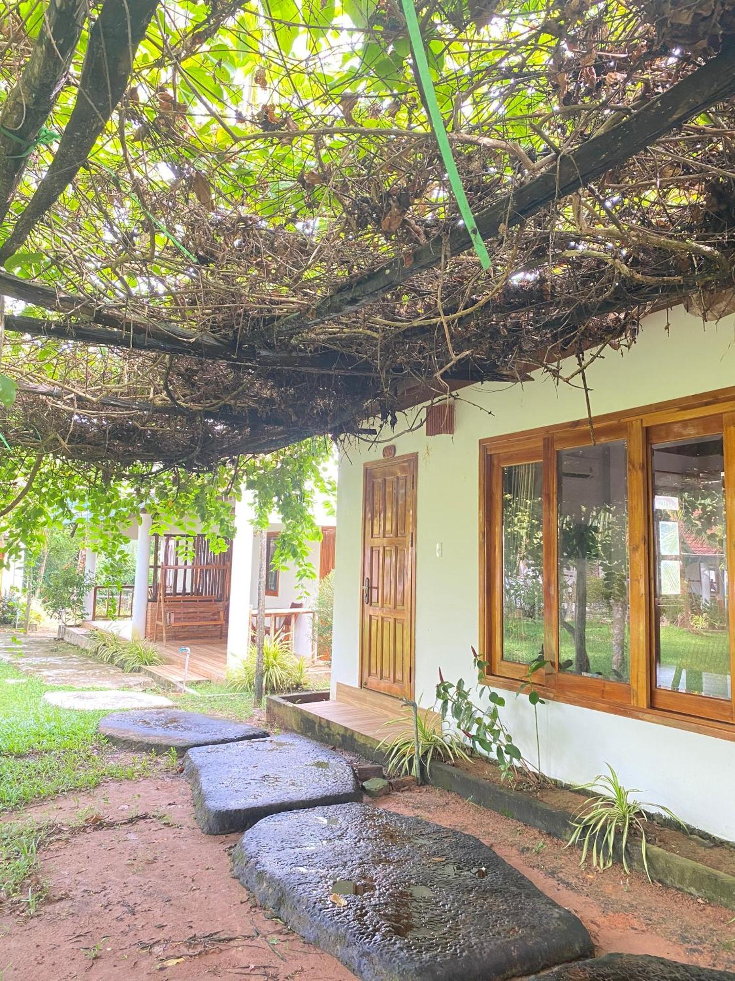 Y Nghia Bungalow Ong Lang Дуонг-Донг Экстерьер фото