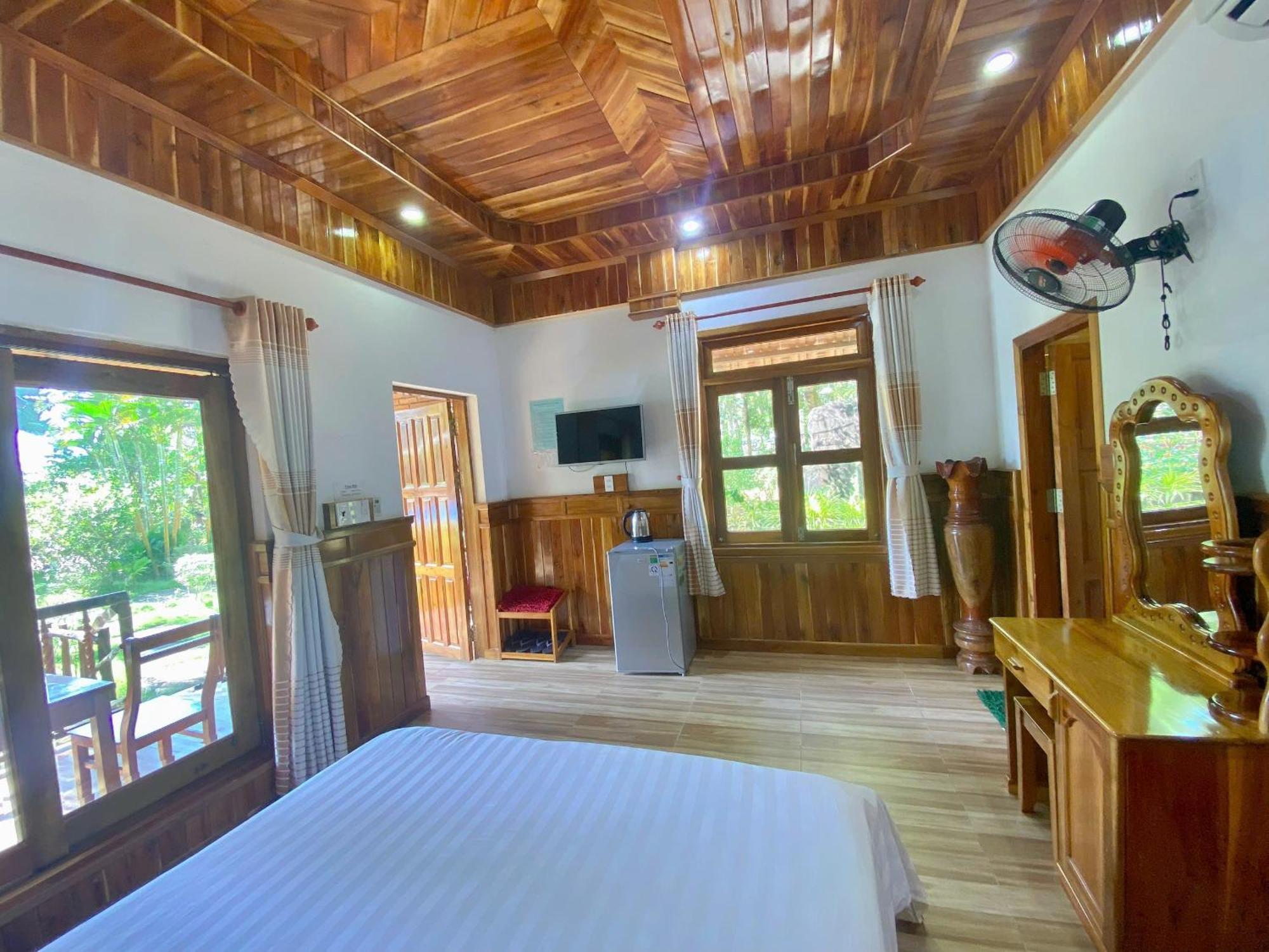 Y Nghia Bungalow Ong Lang Дуонг-Донг Экстерьер фото